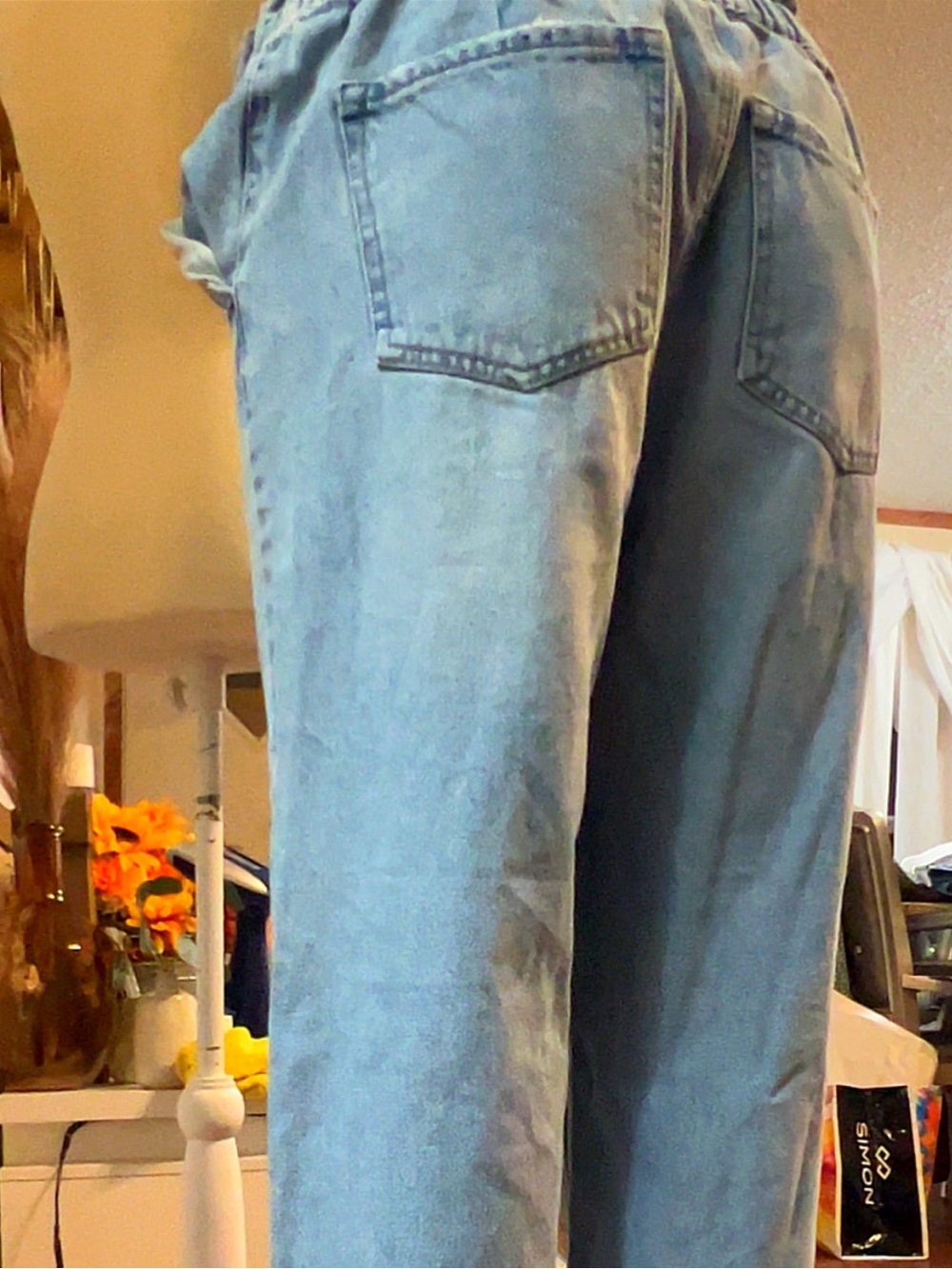 Forever 21 Light Wash High Rise Mom Jeans | Size L